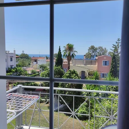 Louis' With View Apartamento Githio