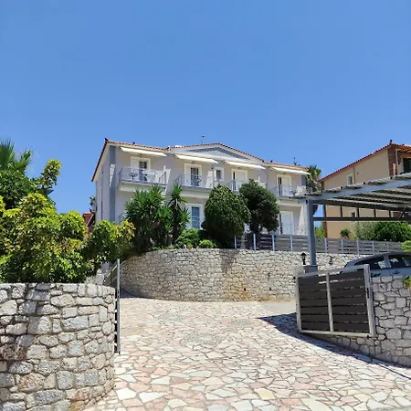 Louis' With View Apartment *