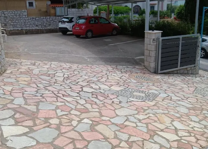 Louis' With View Apartment *