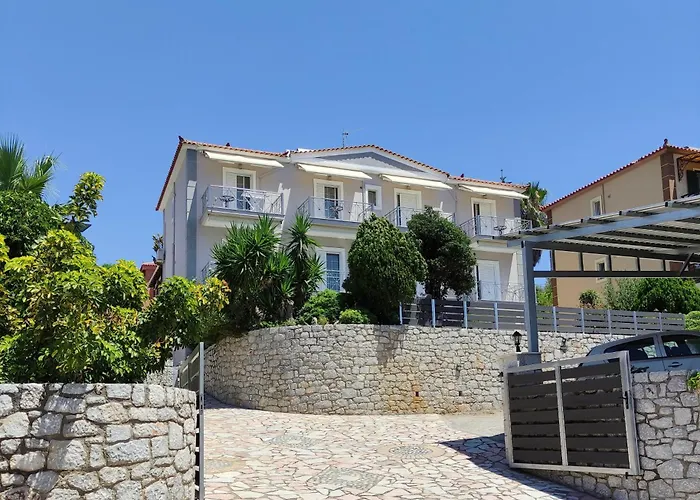 Louis' With View Apartment *